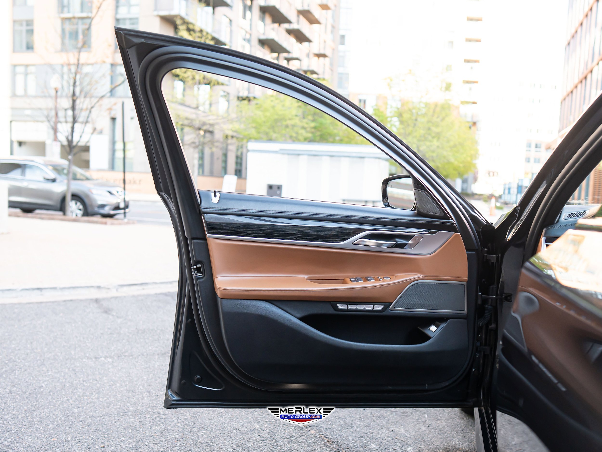 Used 2018 BMW 750i RWD image 45