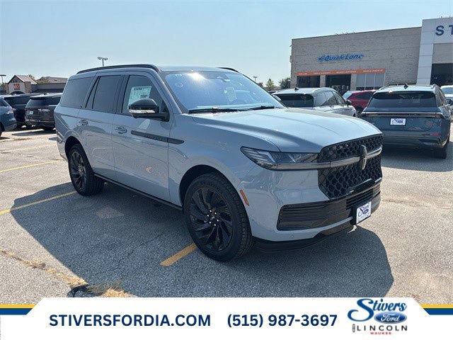 New 2025 Lincoln Navigator Reserve w/ Jet Appearance Package image 1