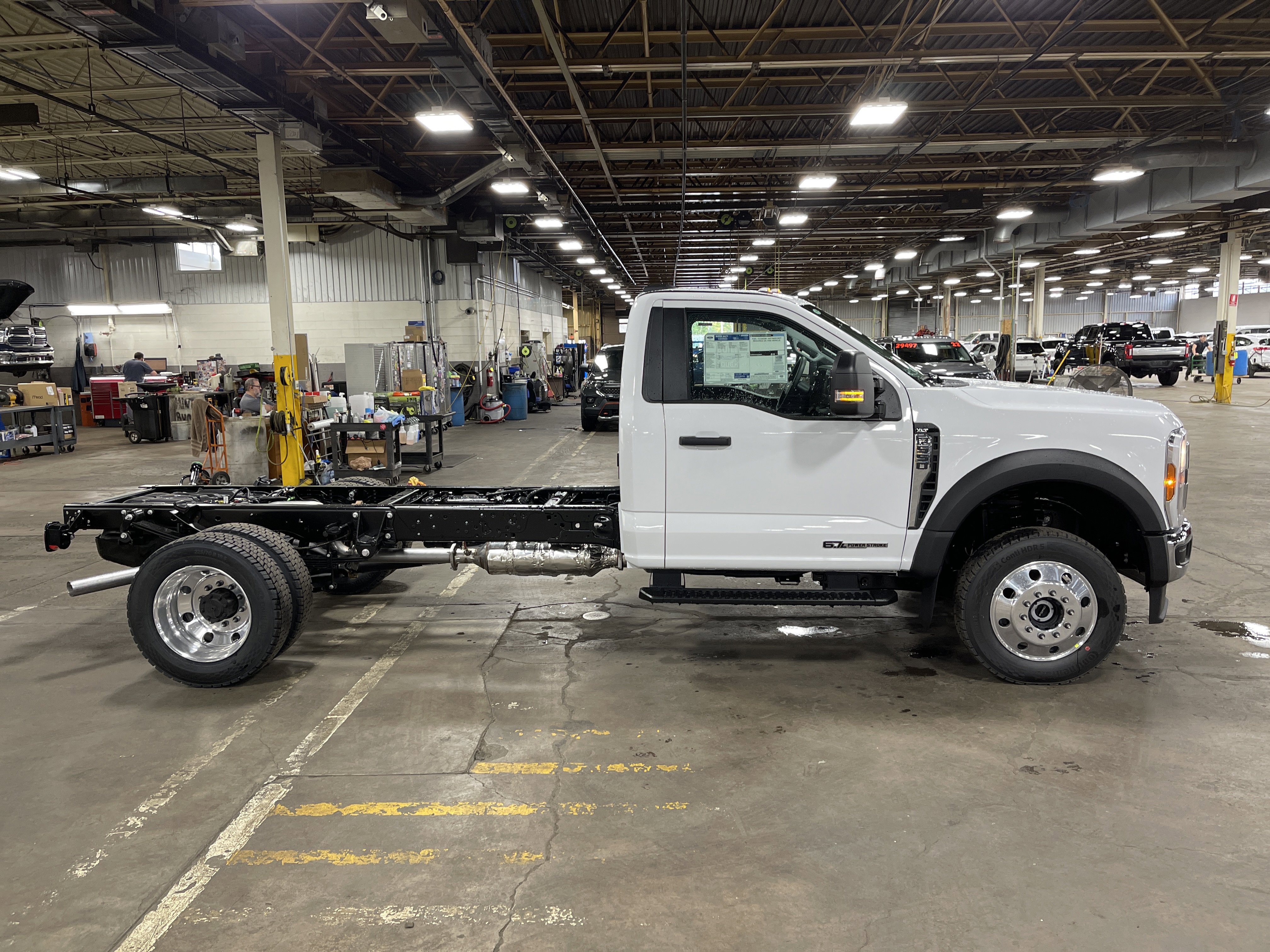 New 2026 Ford F550 4x4 Regular Cab Super Duty w/ XLT Value Package image 5