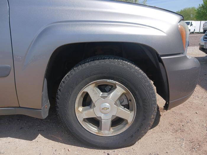 Used 2005 Chevrolet TrailBlazer LS w/ LS Preferred Equipment Group AWD/4WD image 13