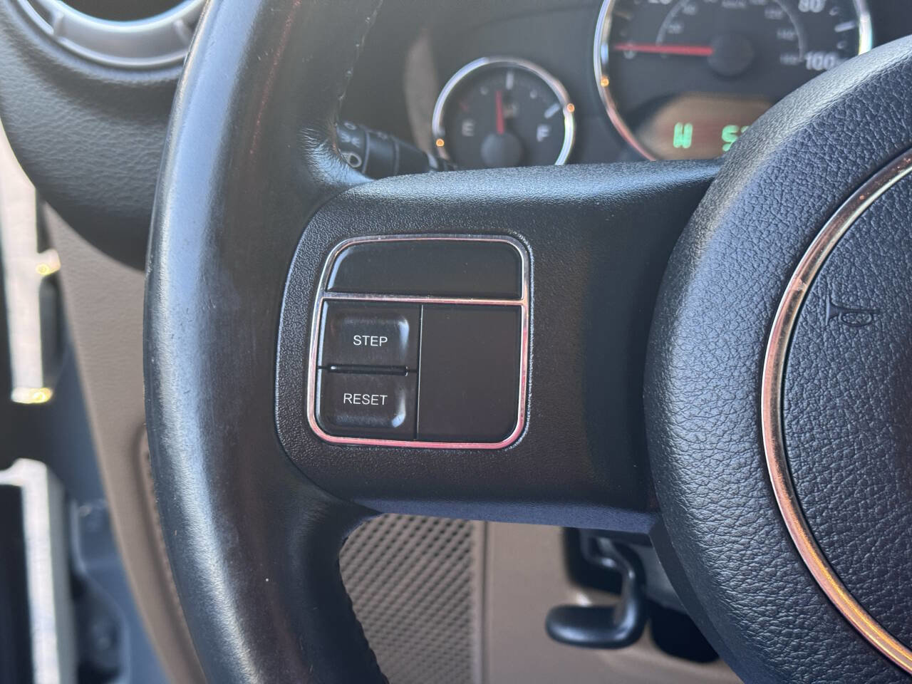 Used 2015 Jeep Wrangler Unlimited Sahara image 25