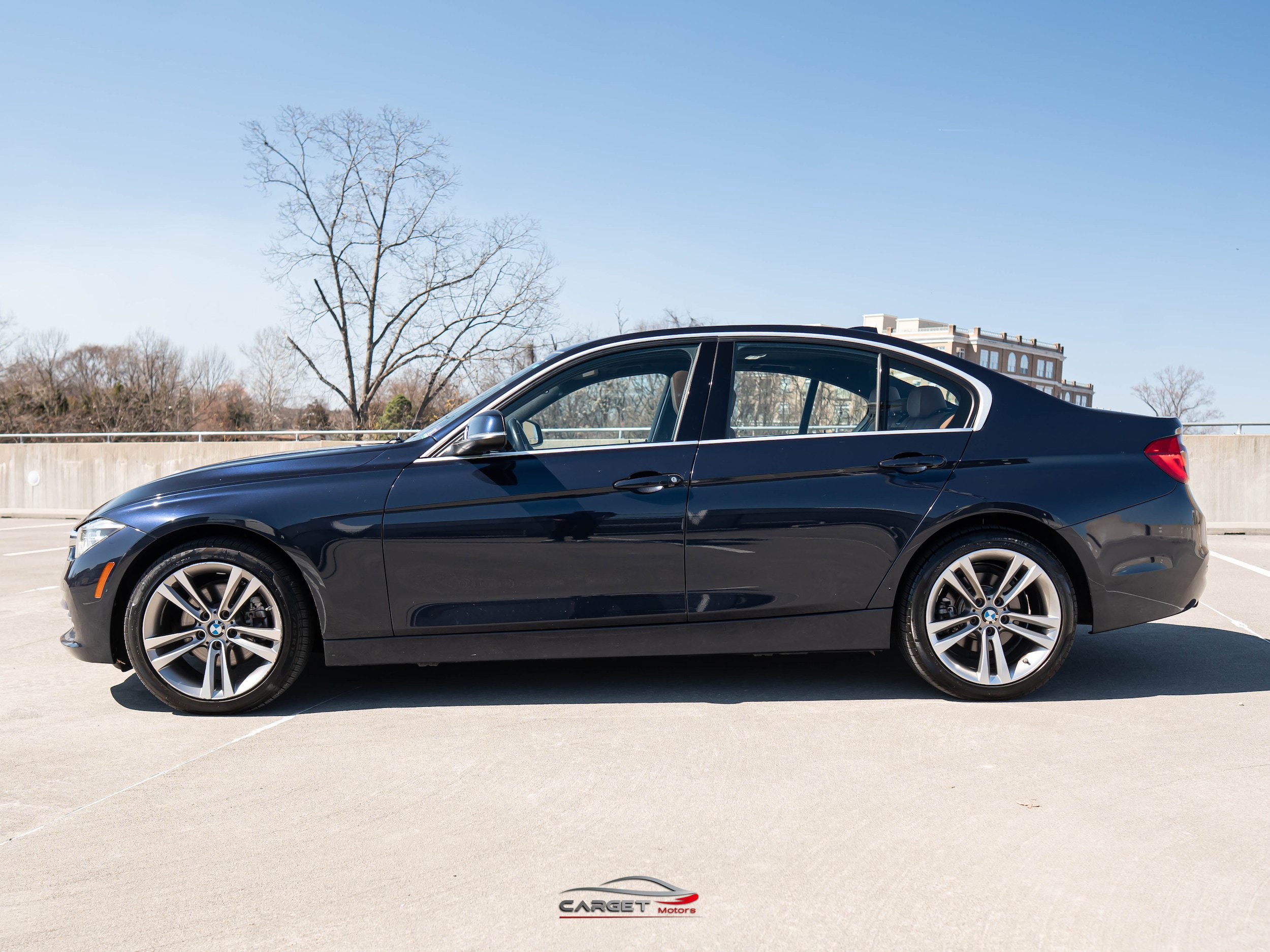 Used 2017 BMW 330i xDrive Sedan AWD/4WD image 4