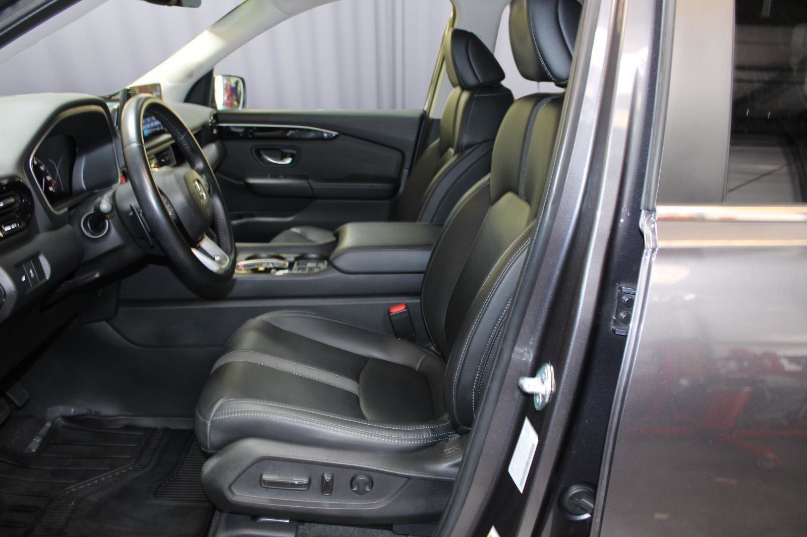 Used 2023 Honda Pilot EX-L image 32