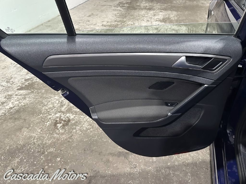 Used 2019 Volkswagen e-Golf SE w/ Driver Assistance Package image 19