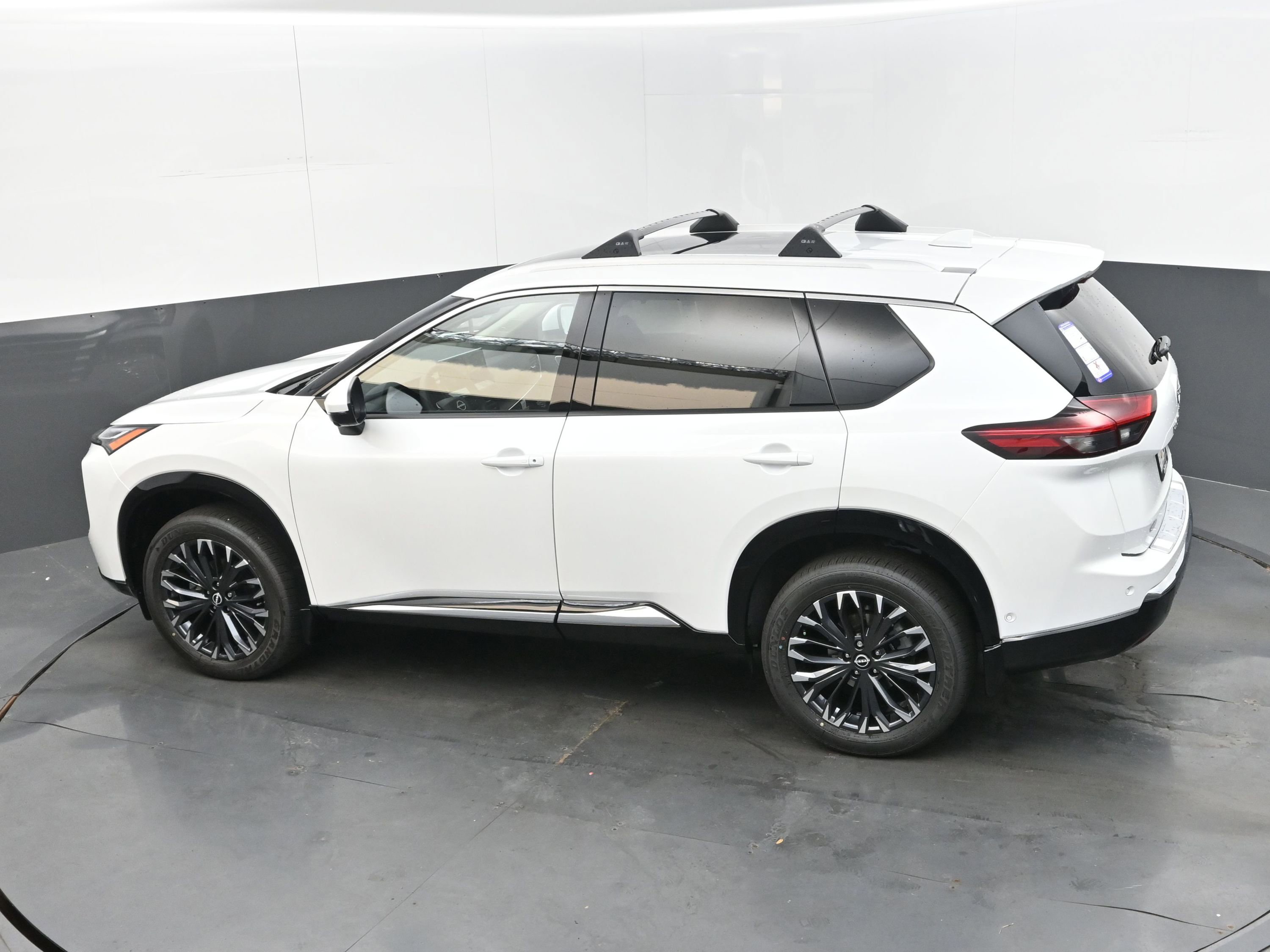 New 2025 Nissan Rogue Platinum w/ Platinum Premium Package image 30