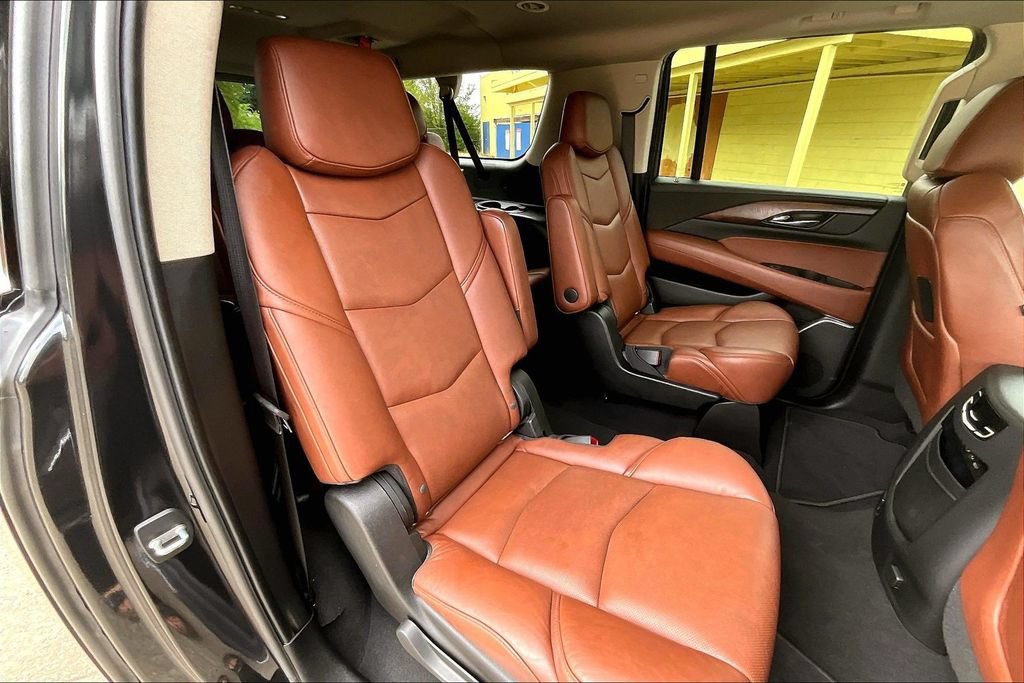 Used 2019 Cadillac Escalade ESV Premium Luxury w/ LPO, Escalade Noir Package AWD/4WD image 20