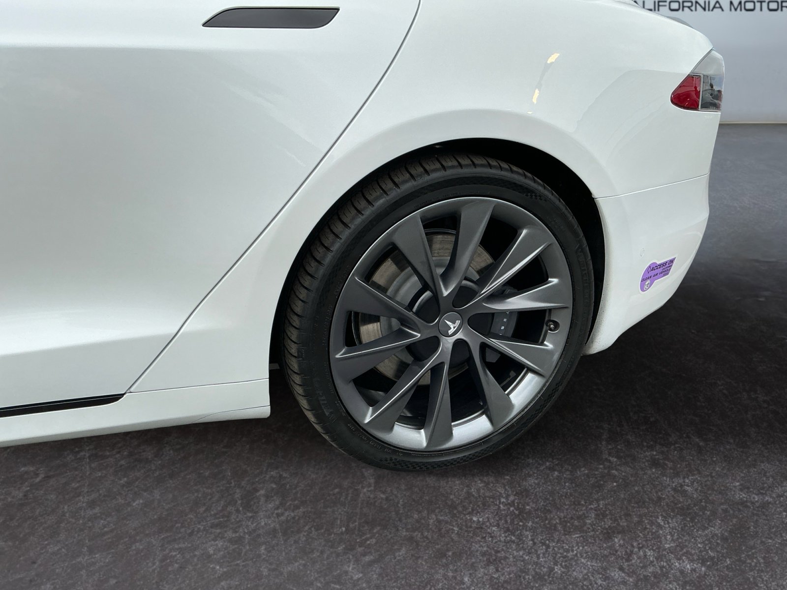 Used 2019 Tesla Model S 100D image 9