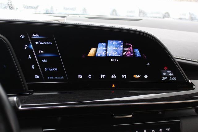 Used 2022 Cadillac Escalade Premium Luxury image 22