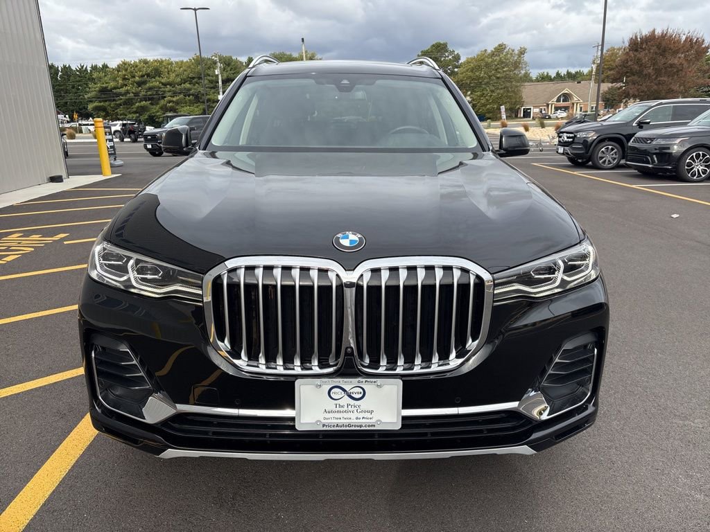 Used 2022 BMW X7 xDrive40i w/ Premium Package image 3