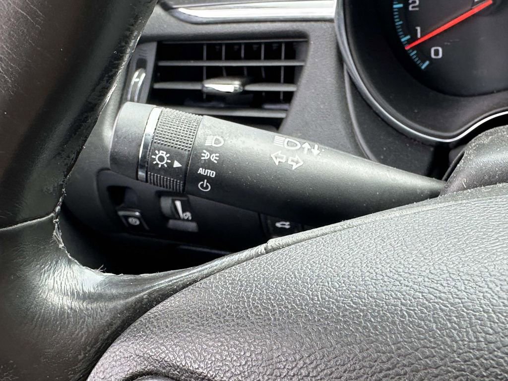 Used 2015 Chevrolet Impala LT FWD image 31
