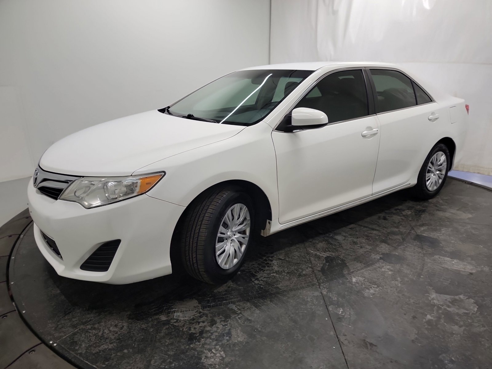 Used 2012 Toyota Camry LE image 3