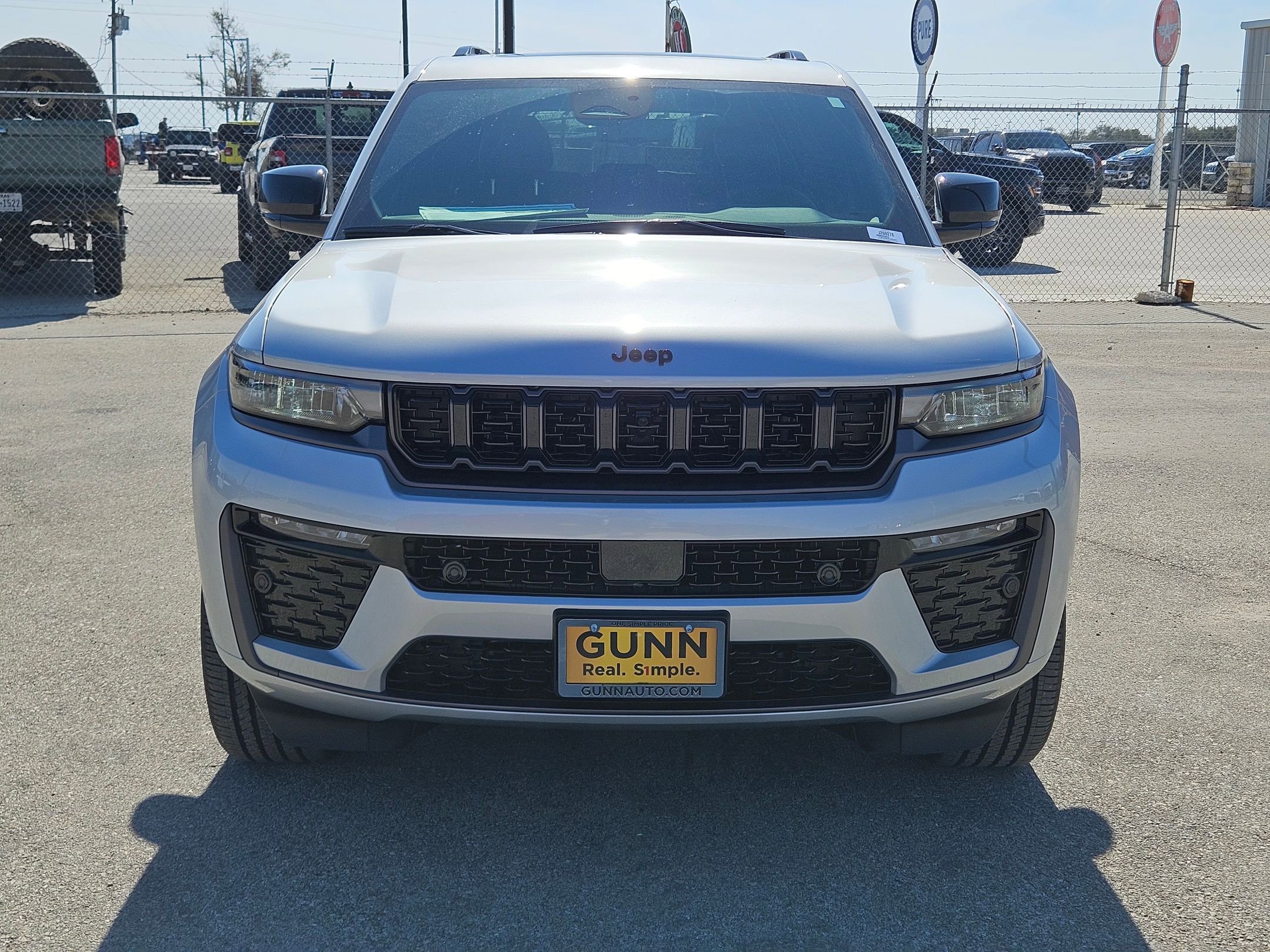 New 2026 Jeep Grand Cherokee Limited Reserve image 8
