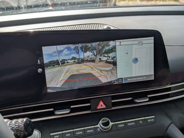 Used 2023 Hyundai Elantra SEL w/ Convenience Package image 25