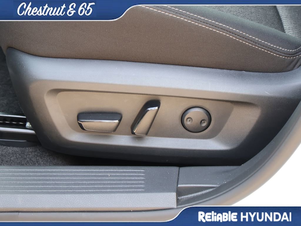 Used 2024 Nissan Rogue SV AWD/4WD image 25