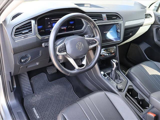 Used 2023 Volkswagen Tiguan SE AWD/4WD image 10