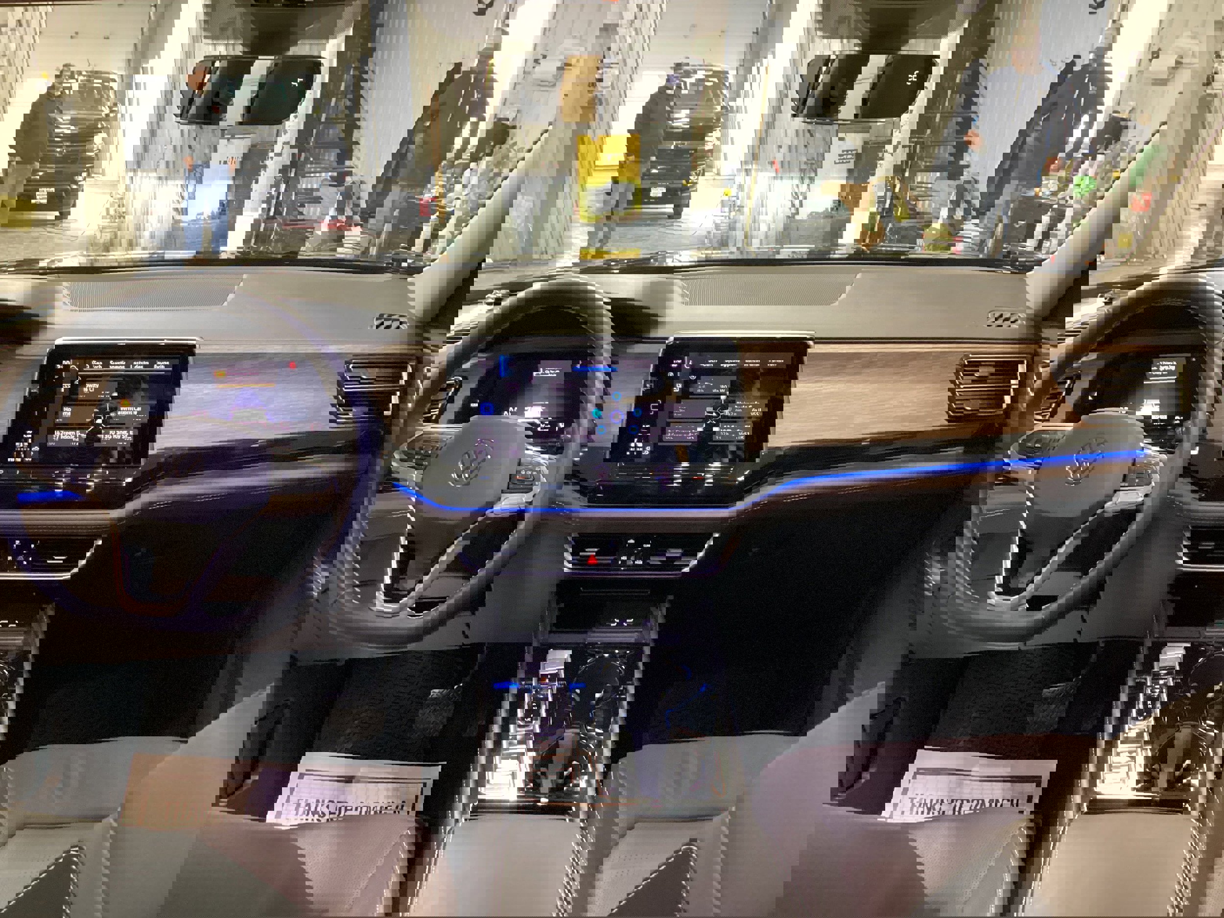 Used 2024 Volkswagen Atlas SEL image 16