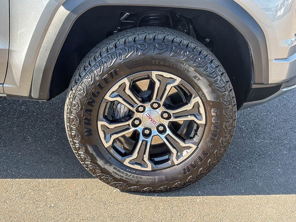 Used 2023 GMC Canyon AT4 w/ AT4 Premium Package image 13