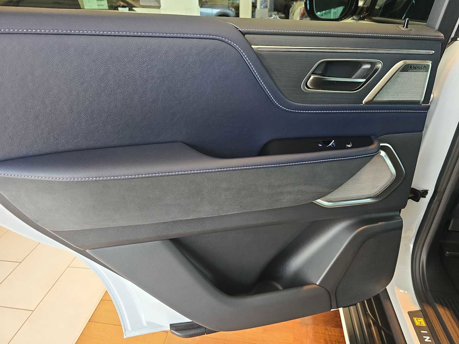 New 2026 INFINITI QX80 4WD w/ Sport Exterior Package image 13