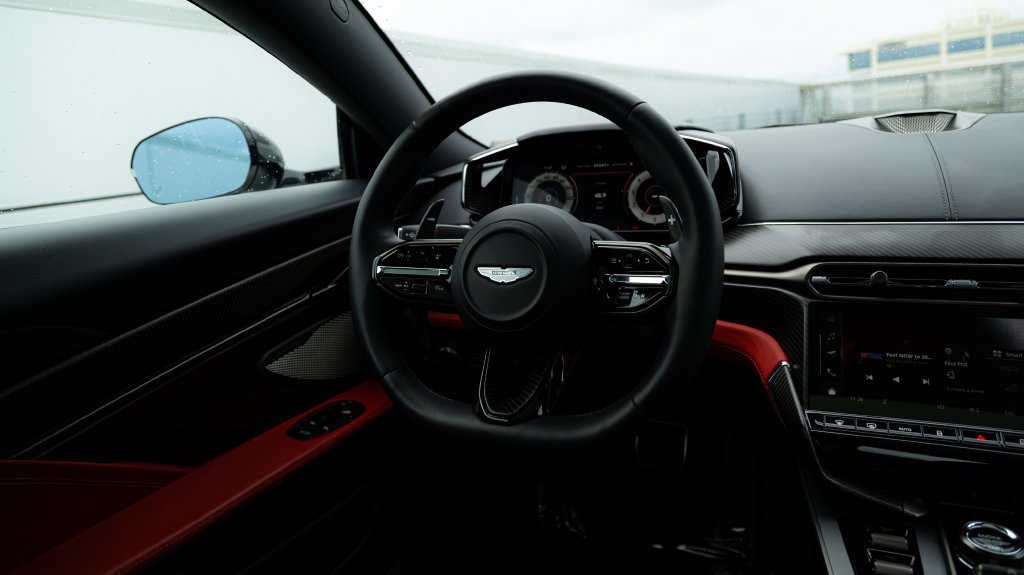 Used 2025 Aston Martin Vanquish RWD image 42