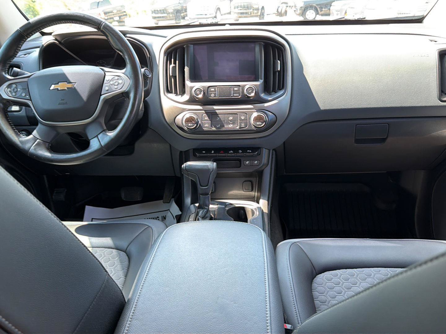 Used 2021 Chevrolet Colorado Z71 AWD/4WD image 32