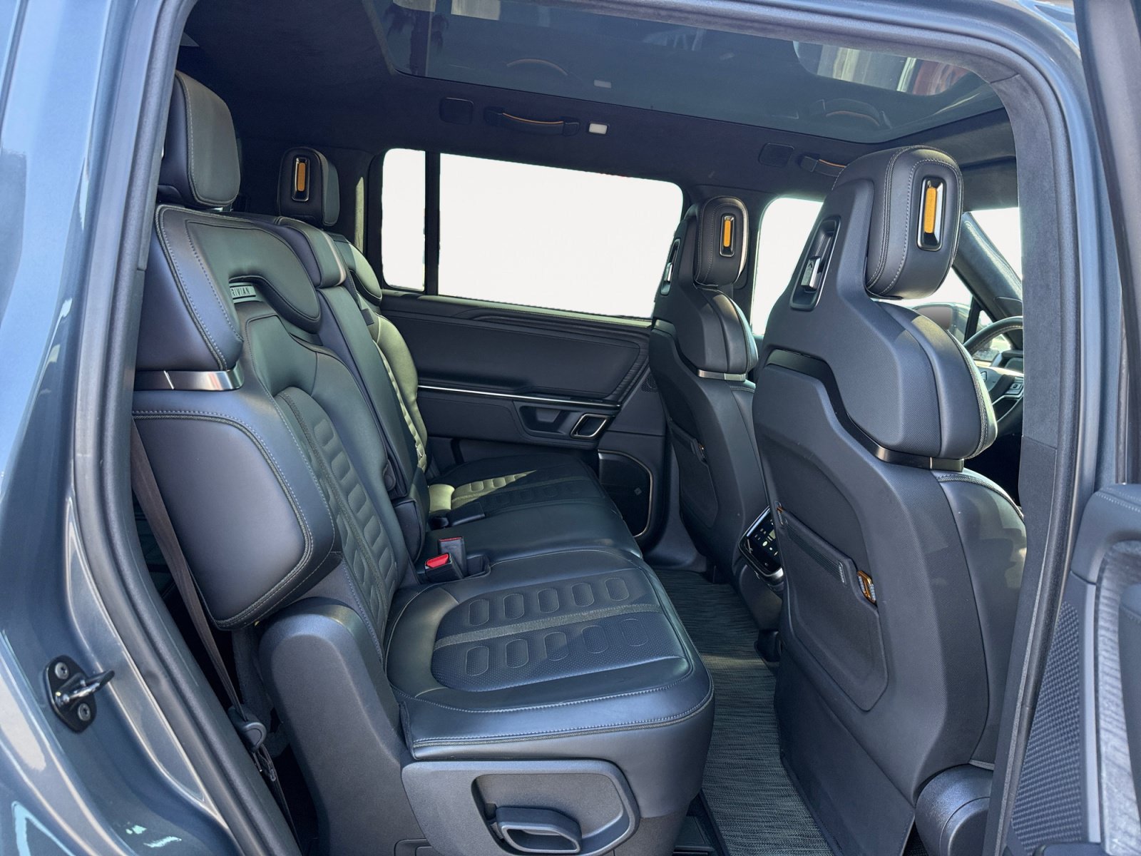 Used 2024 Rivian R1S Adventure Dual AWD/4WD image 18