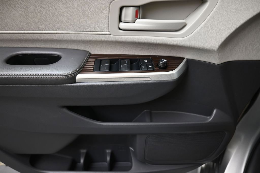 Used 2022 Toyota Sienna LE AWD/4WD image 21