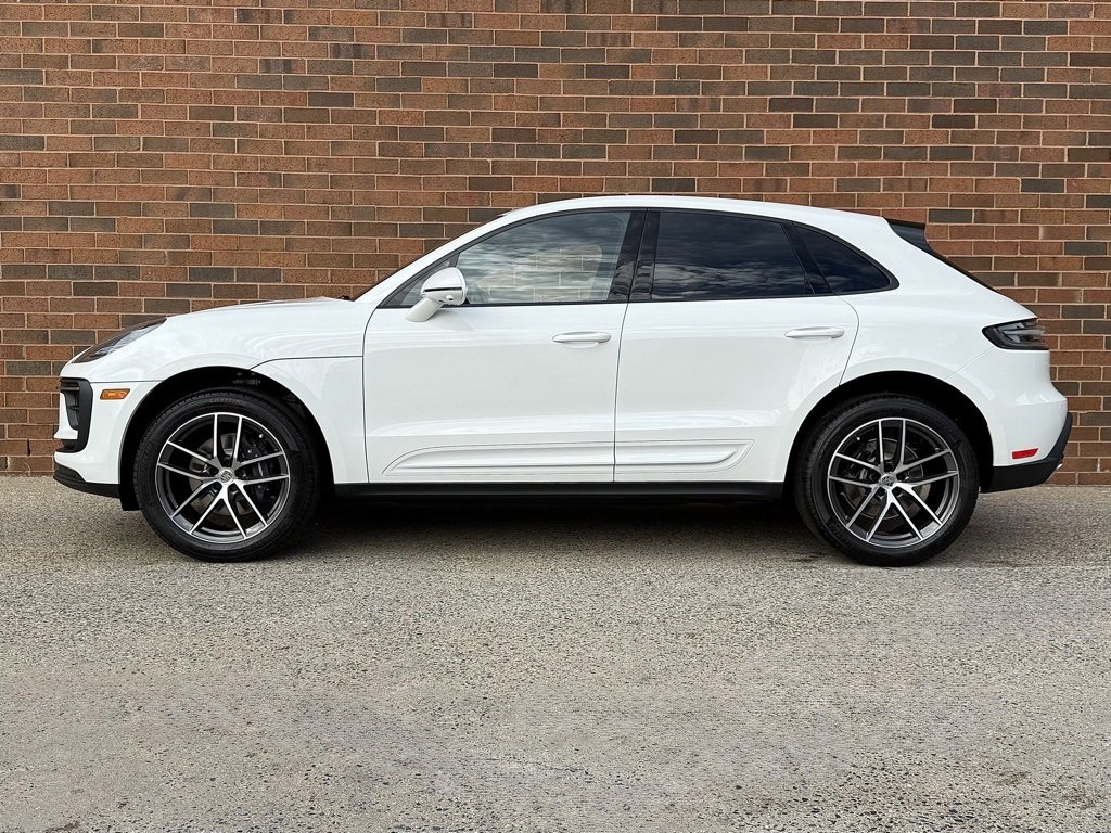 New 2026 Porsche Macan image 2