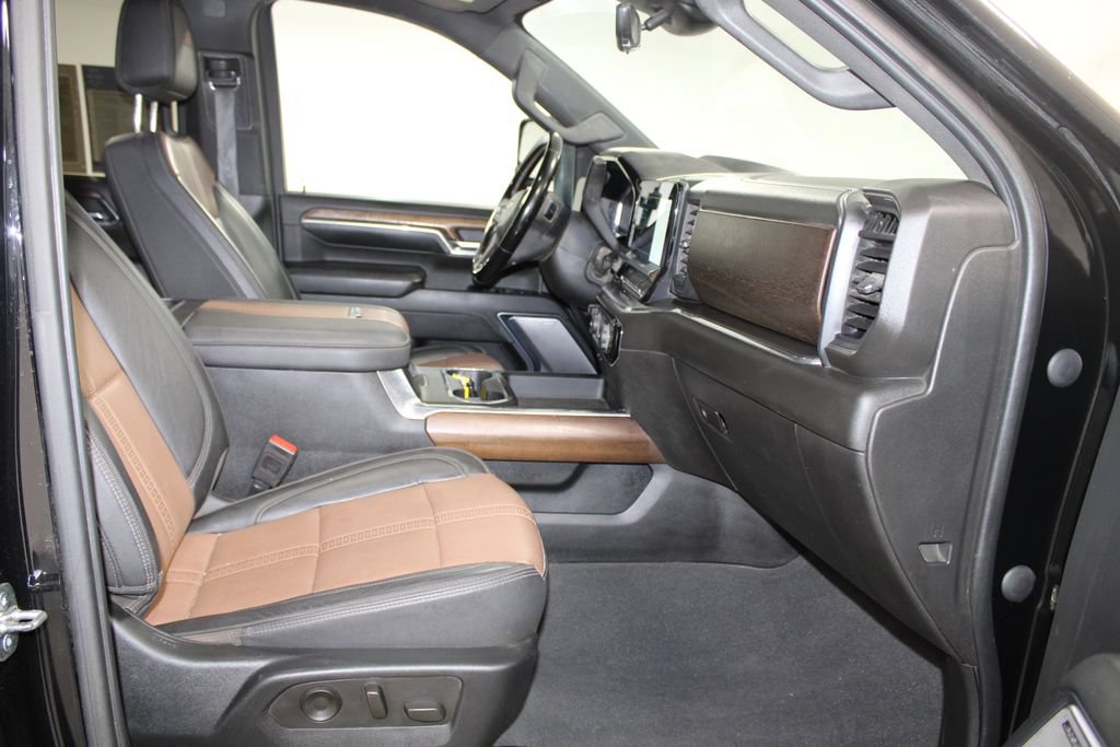 Used 2024 Chevrolet Silverado 2500 High Country w/ High Country Premium Package AWD/4WD image 30