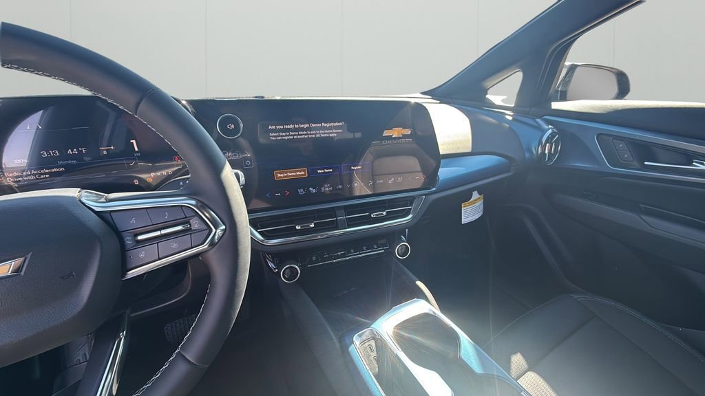 New 2026 Chevrolet Equinox EV LT w/ Convenience Package II AWD/4WD image 22
