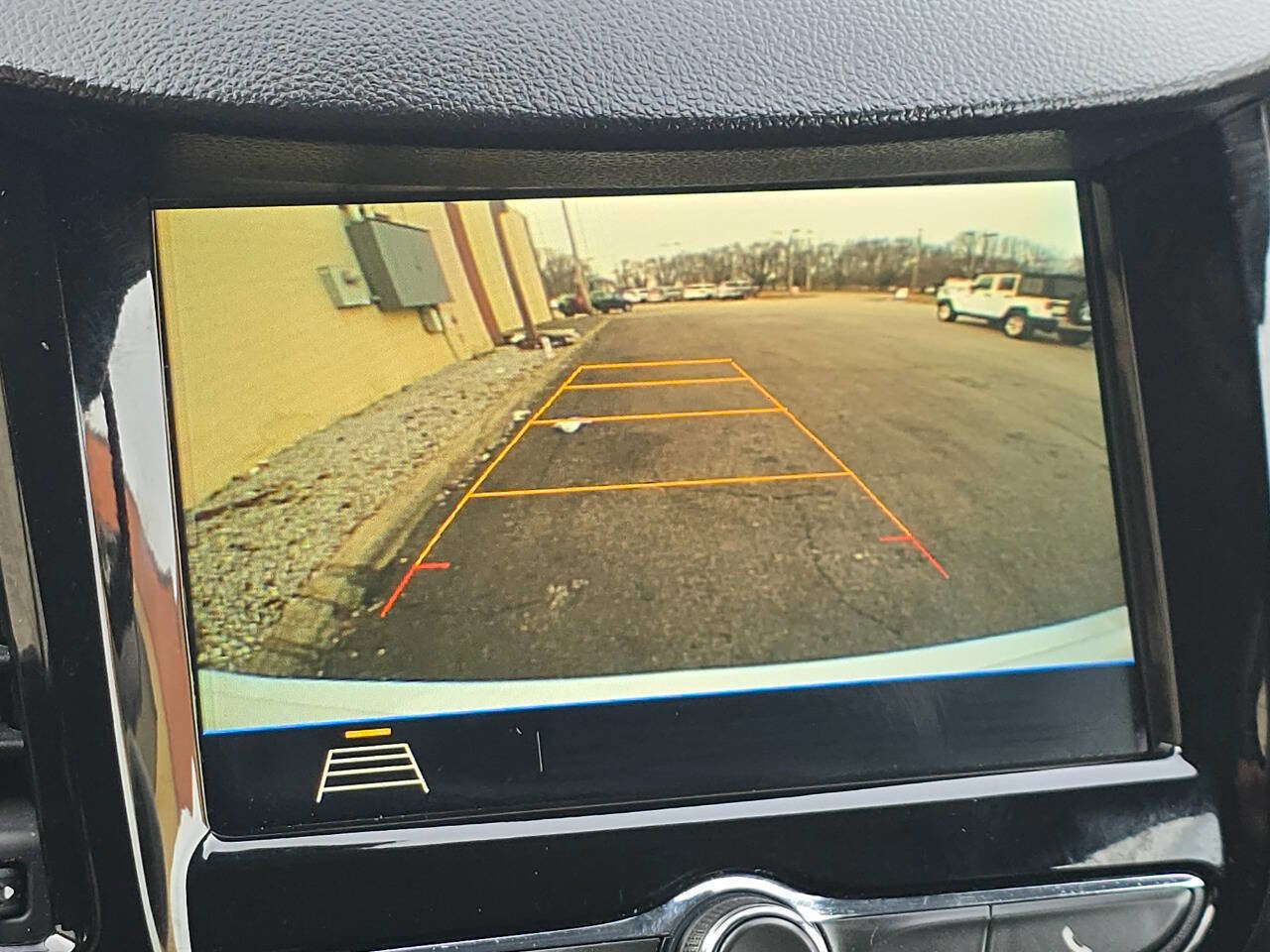 Used 2018 Chevrolet Trax LT w/ LT Convenience Package image 23