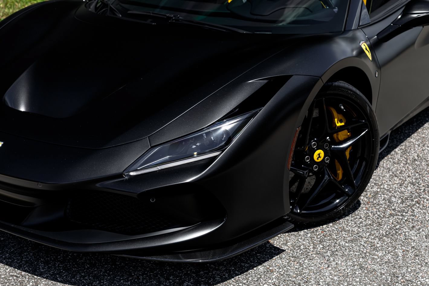 Used 2022 Ferrari F8 Tributo RWD image 36
