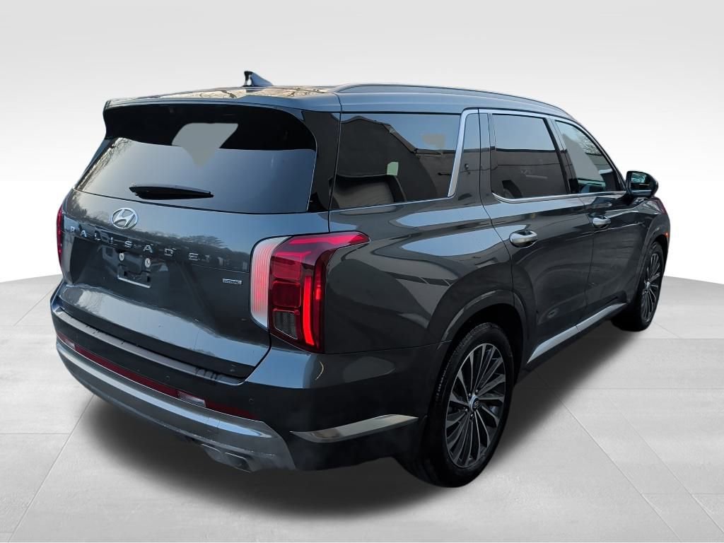 Used 2023 Hyundai Palisade Calligraphy image 5
