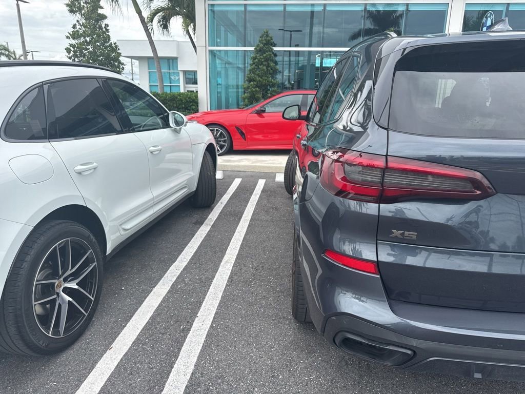 Used 2022 BMW X5 M50i w/ Executive Package AWD/4WD image 7