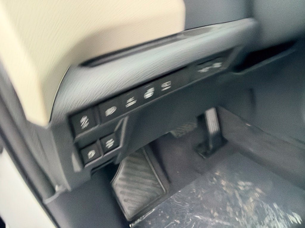 New 2026 Toyota Sienna Platinum AWD/4WD image 11