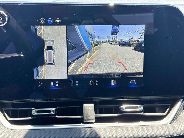 New 2026 Chevrolet Equinox LT w/ Safety and Technology Package FWD image 19