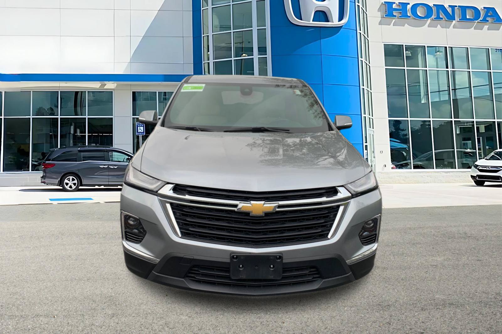 Used 2023 Chevrolet Traverse LS w/ Safety Package AWD/4WD image 8