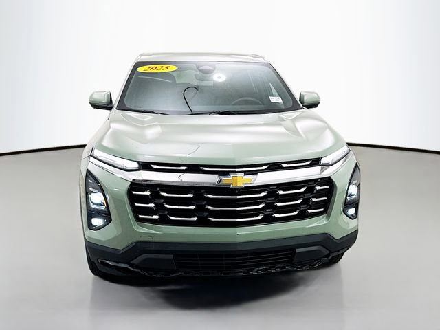 Used 2025 Chevrolet Equinox LT w/ Safety and Technology Package image 2