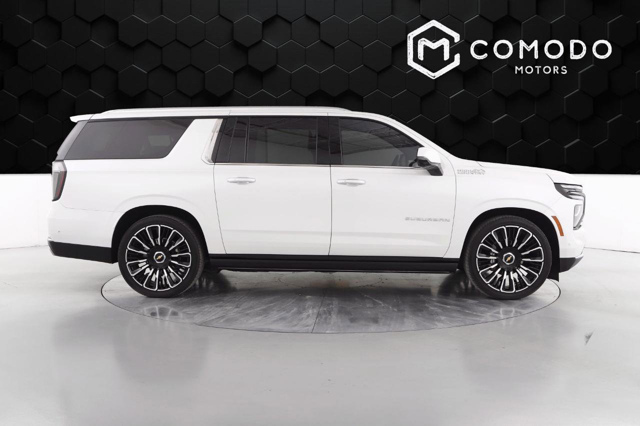 Used 2025 Chevrolet Suburban High Country image 2
