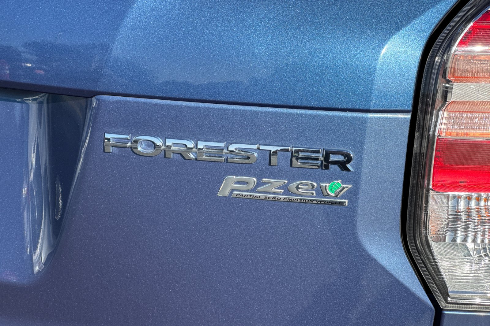 Used 2017 Subaru Forester 2.5i Touring AWD/4WD image 29