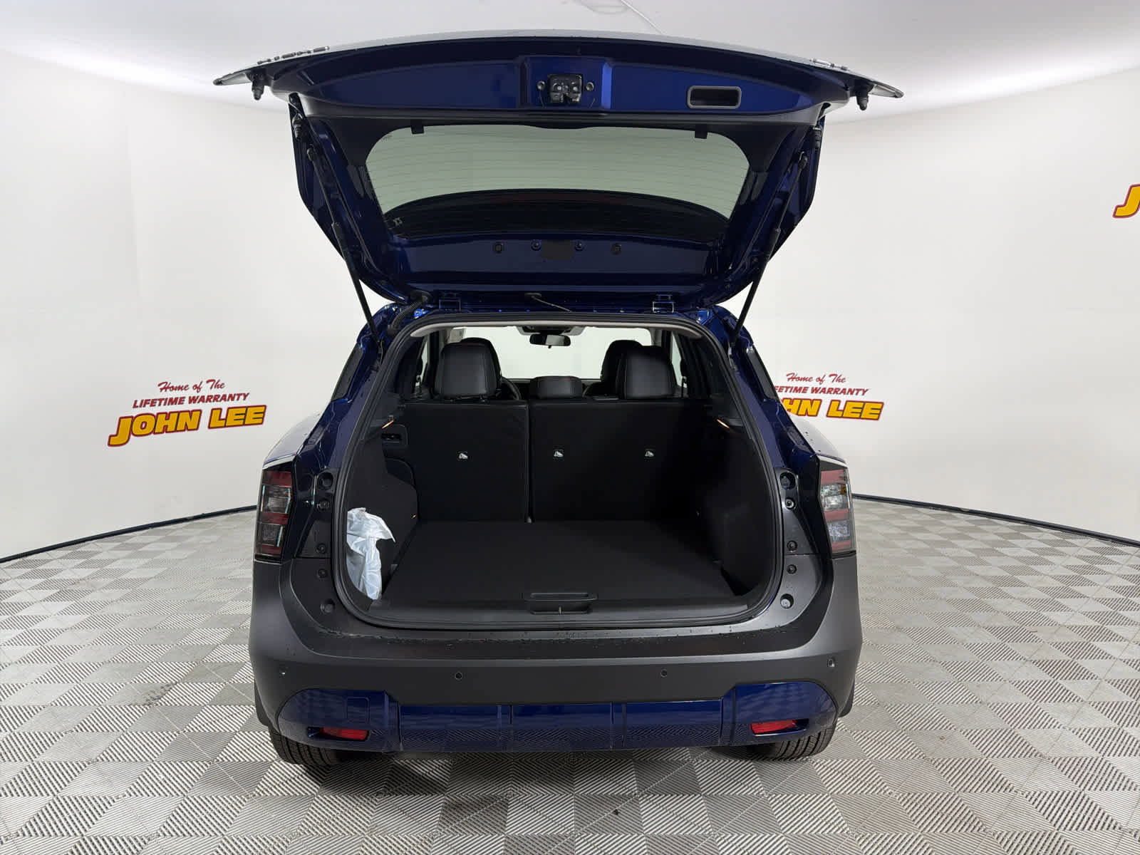 New 2026 Nissan Kicks SR w/ SR Premium Package image 5