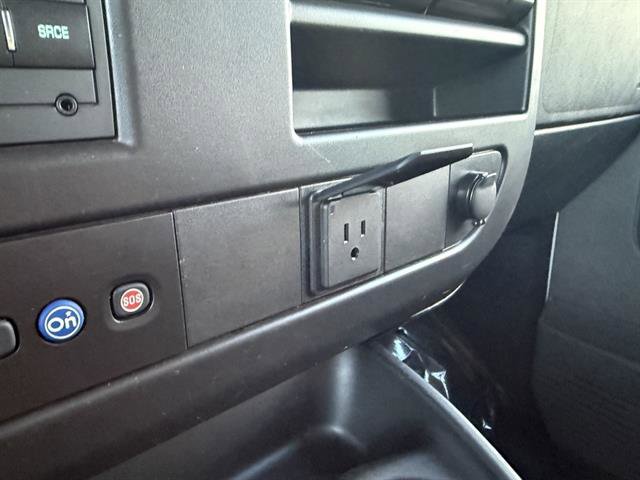 Used 2023 GMC Savana 2500 image 27