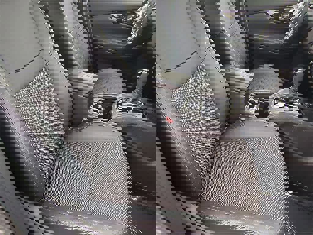 Used 2022 Nissan Rogue Sport SV w/ Technology Package image 21