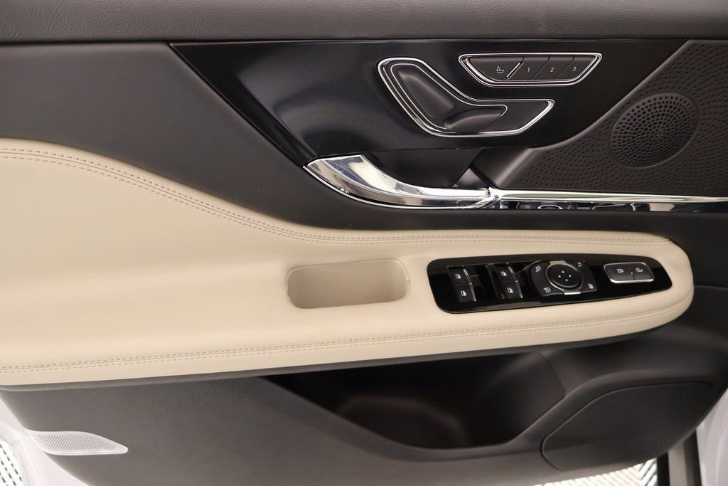 New 2026 Lincoln Corsair Grand Touring AWD/4WD image 16