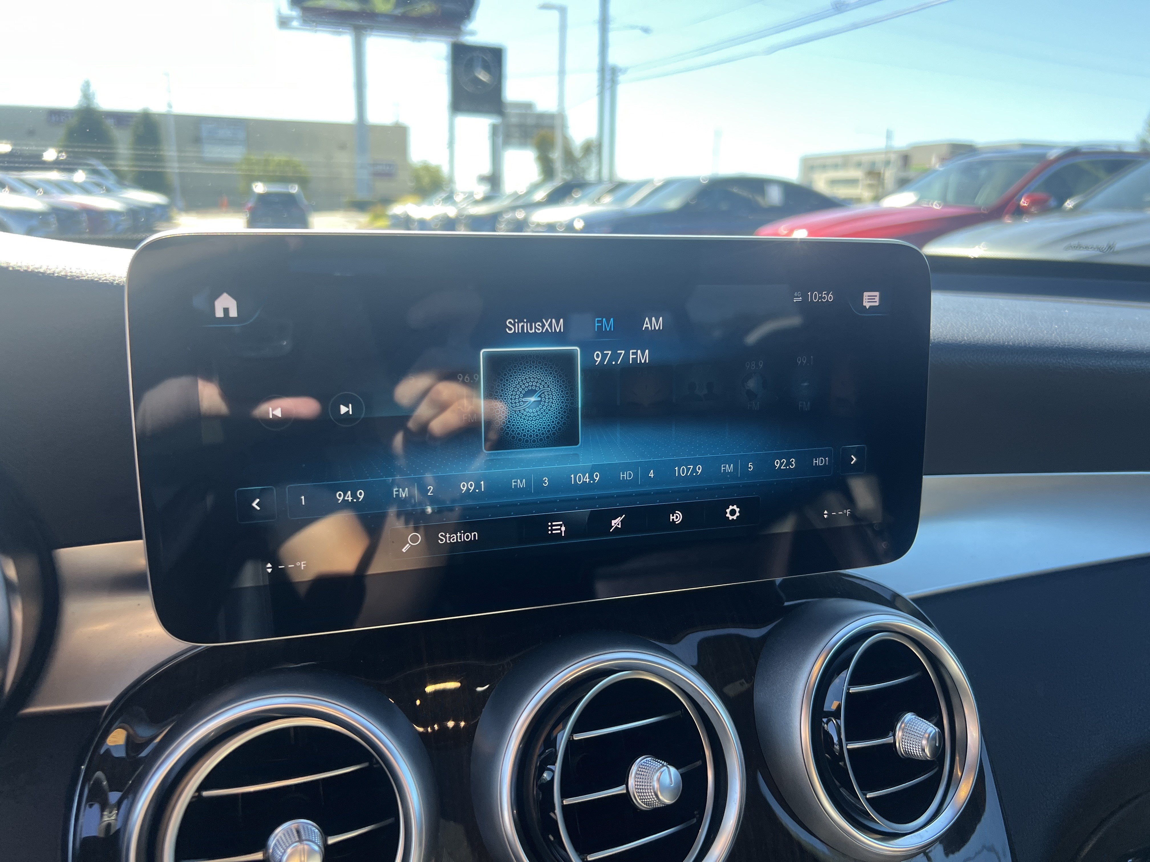 Used 2021 Mercedes-Benz GLC 300 4MATIC image 23