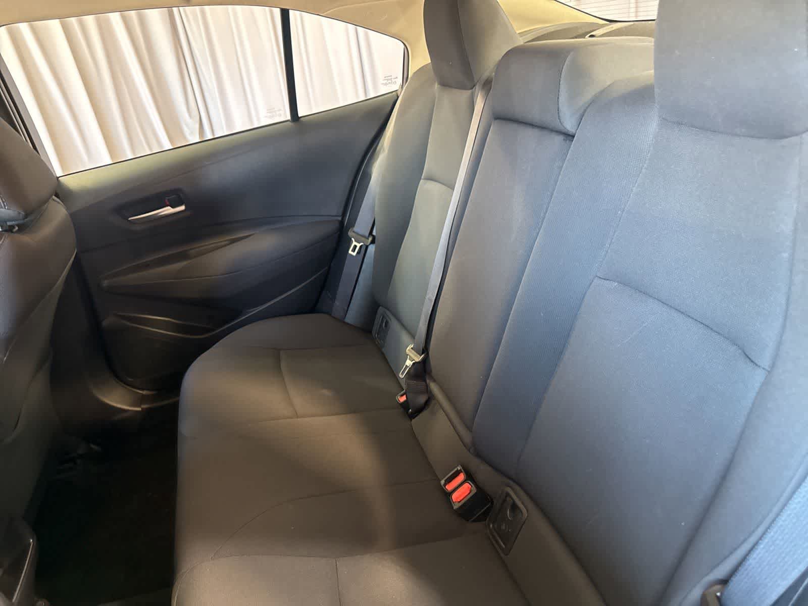Used 2021 Toyota Corolla LE w/ Carpet Mat Package (TMS) FWD image 17