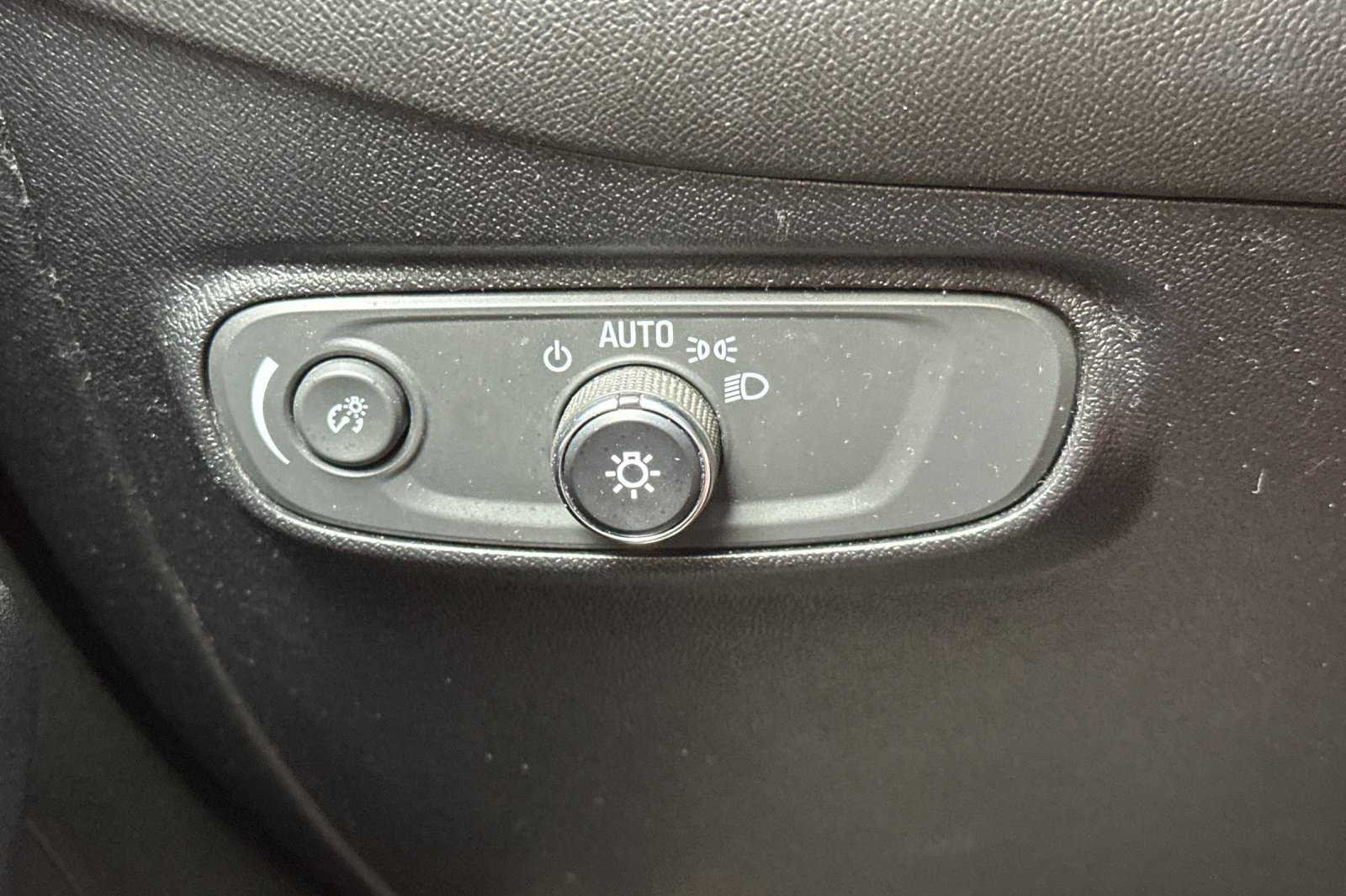 Used 2019 Chevrolet Equinox LT FWD image 39