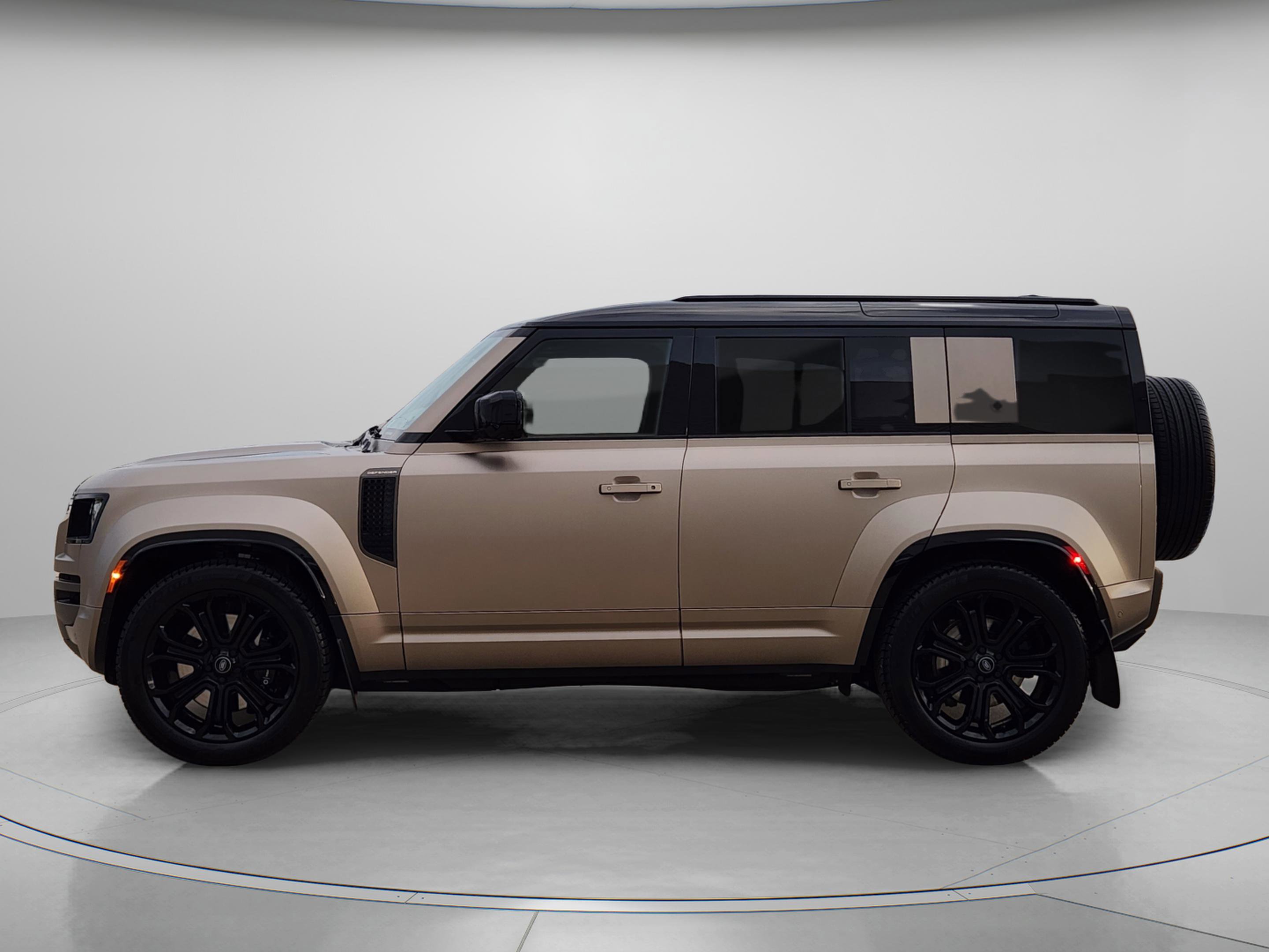 Used 2025 Land Rover Defender 110 video 2