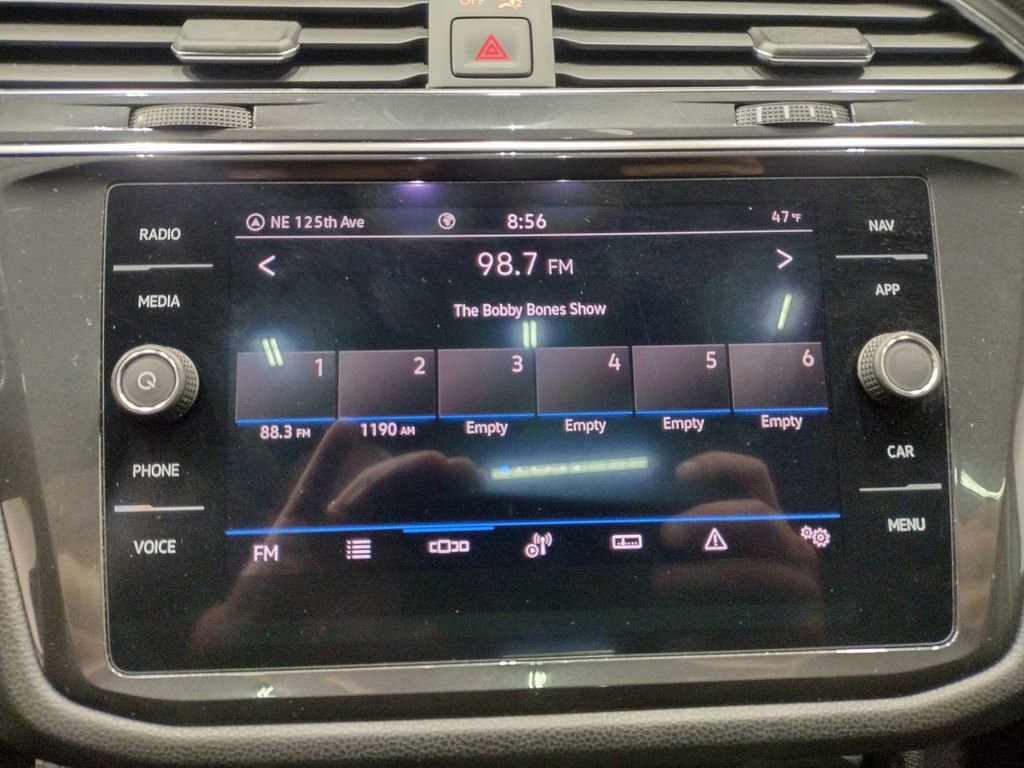 Used 2021 Volkswagen Tiguan SEL image 31