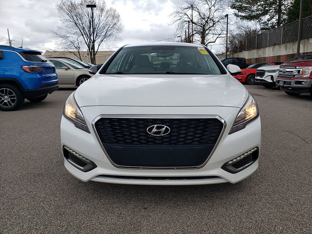 Used 2016 Hyundai Sonata SE image 2