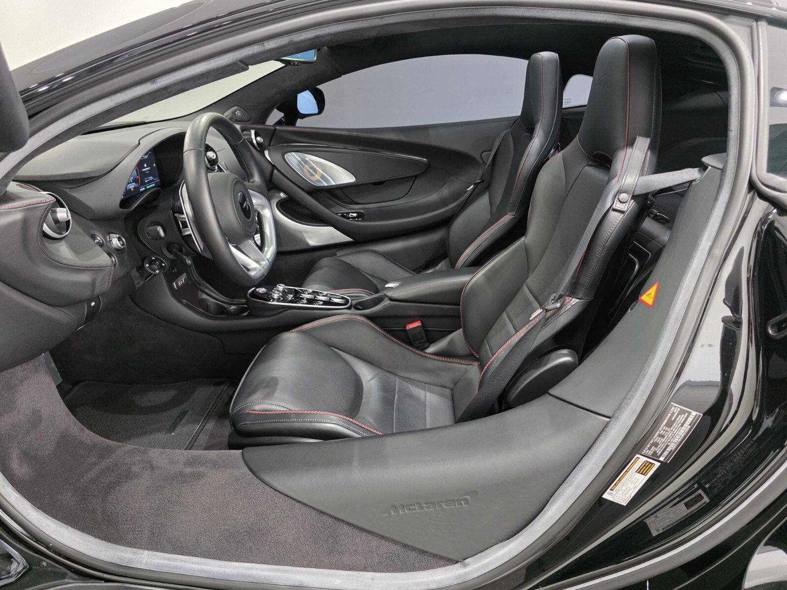 Used 2023 McLaren GT RWD image 6